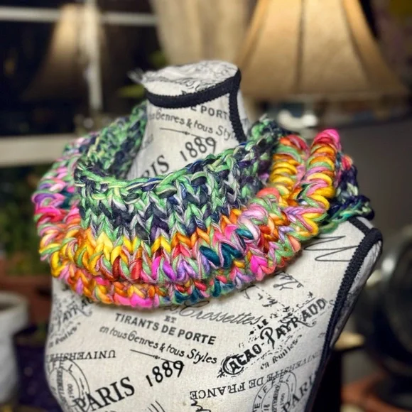 Hand Knit Luxury Infinity Cowl•One of a Kind Chunky Boho Scarf •Artisan Knitwear - Picture 12 of 17
